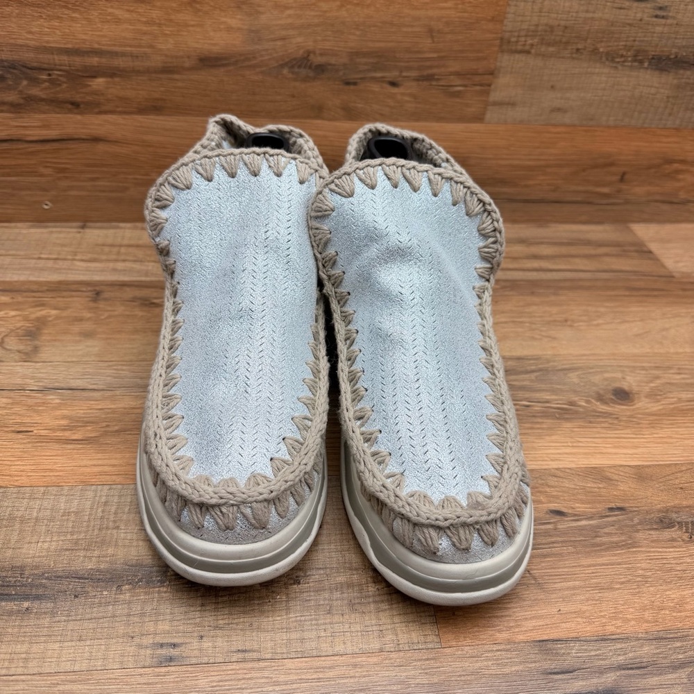 MOU Eskimo size 8-8.5 Sneaker Boots Upper  Wool Crochet Stitching Trim - Picture 8 of 9